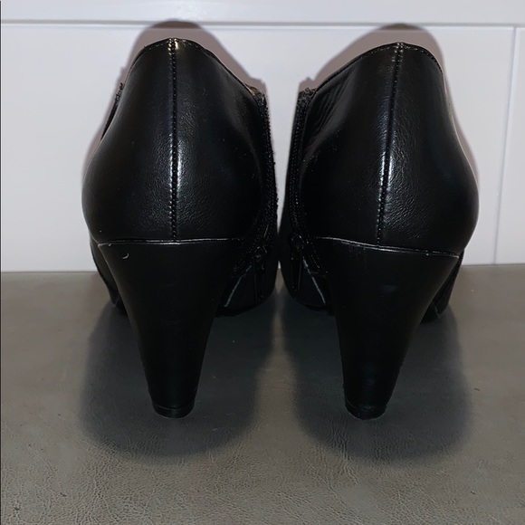 Black Naturalizer Booties - Picture 5 of 8